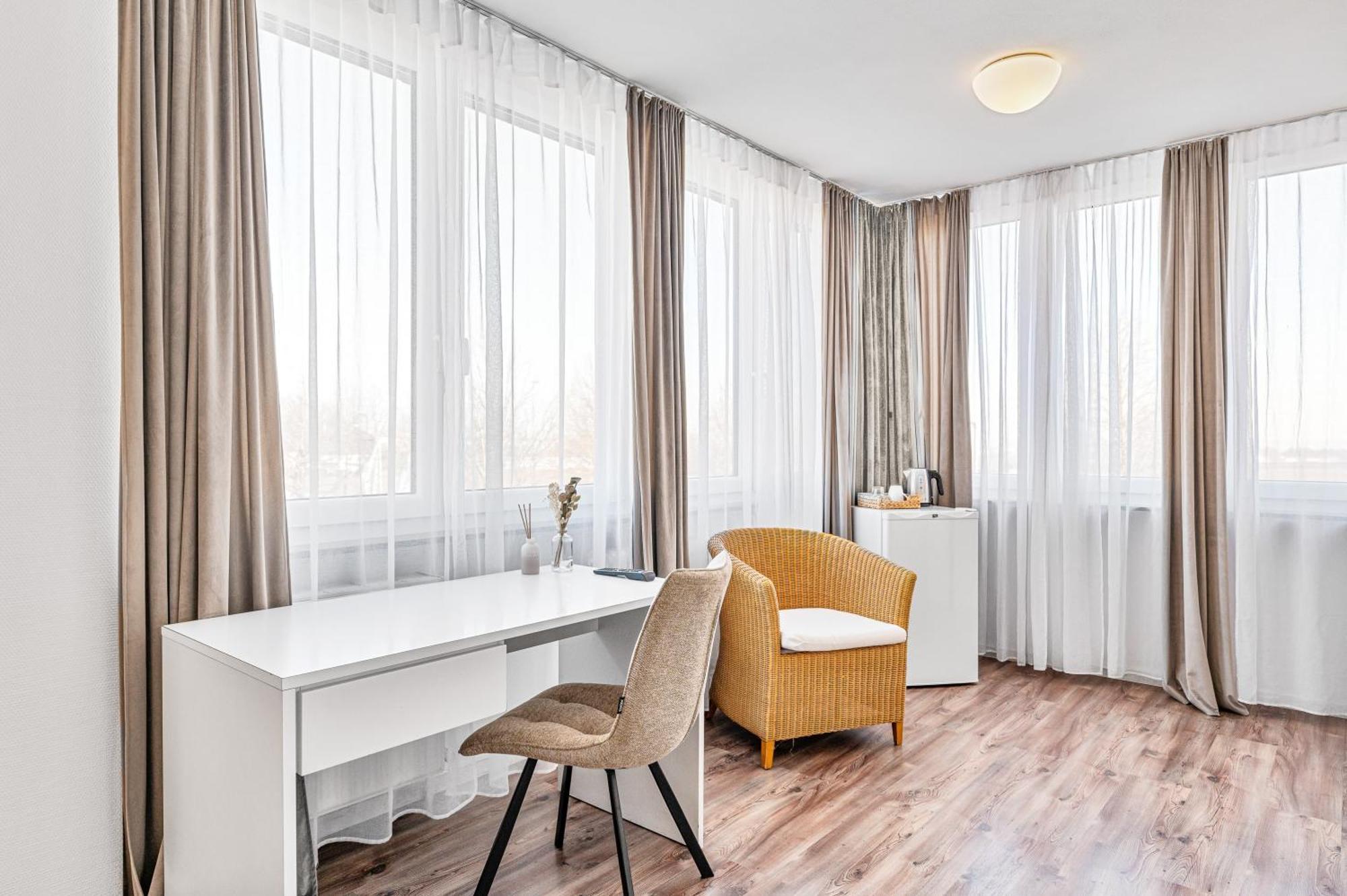 Atelierhaus Budget Hotel Filderstadt Exterior foto