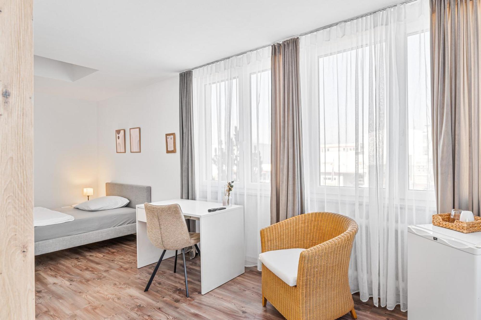Atelierhaus Budget Hotel Filderstadt Exterior foto